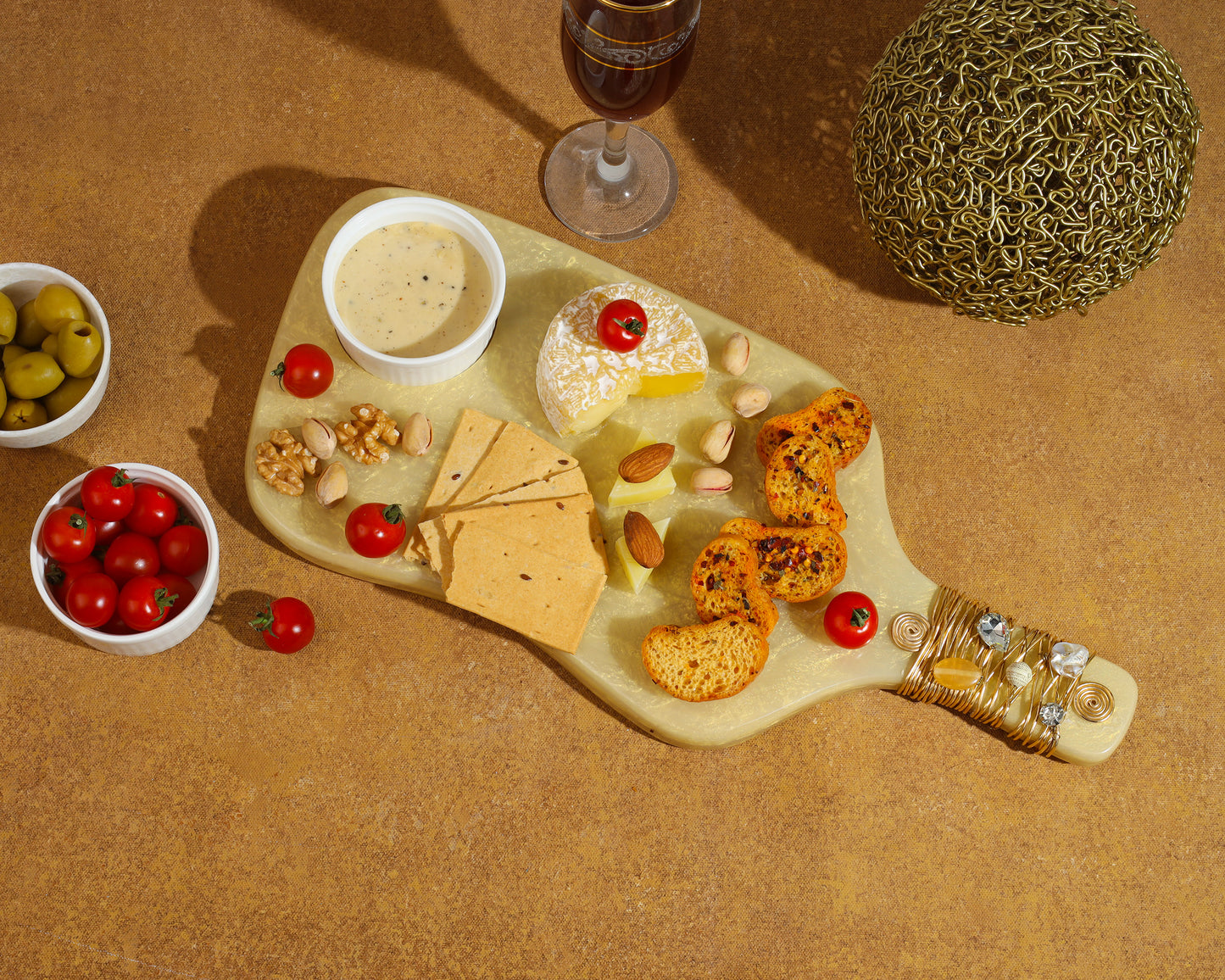 Embellished Chips & Dip Platter tiramisuusa