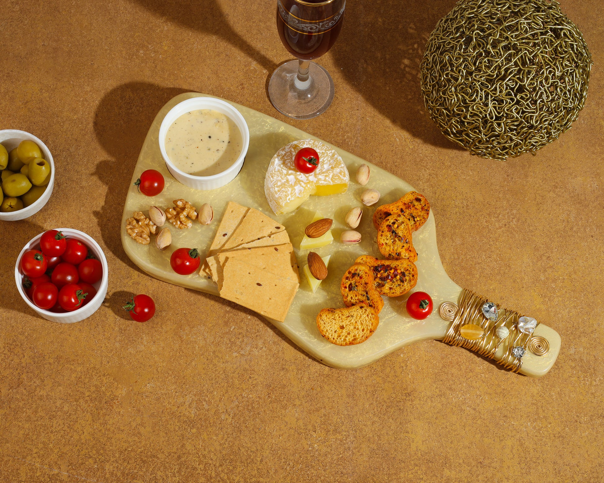 Embellished Chips & Dip Platter tiramisuusa