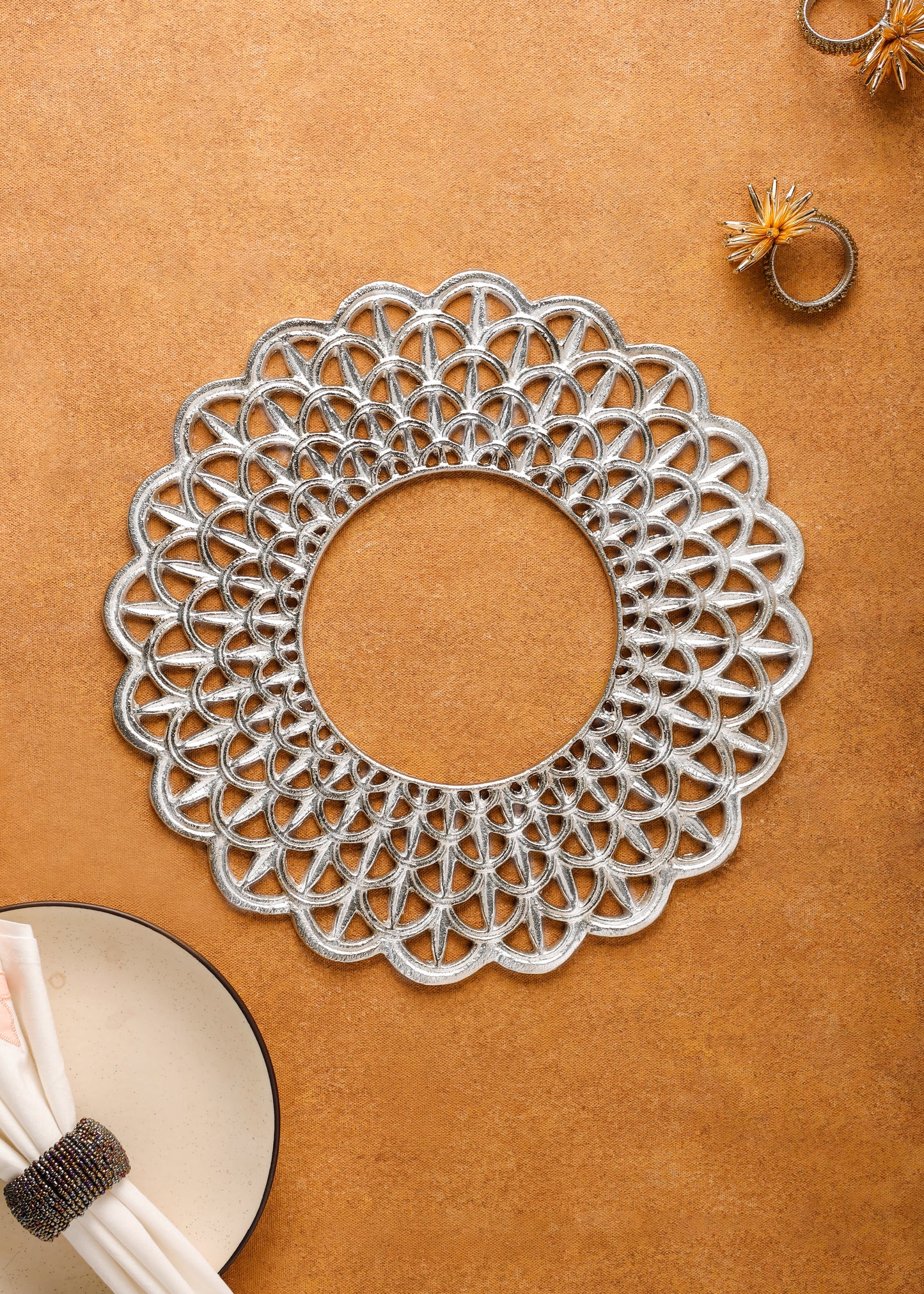 Scalloped Lattice Silver Aluminum Charger Plate – 13"