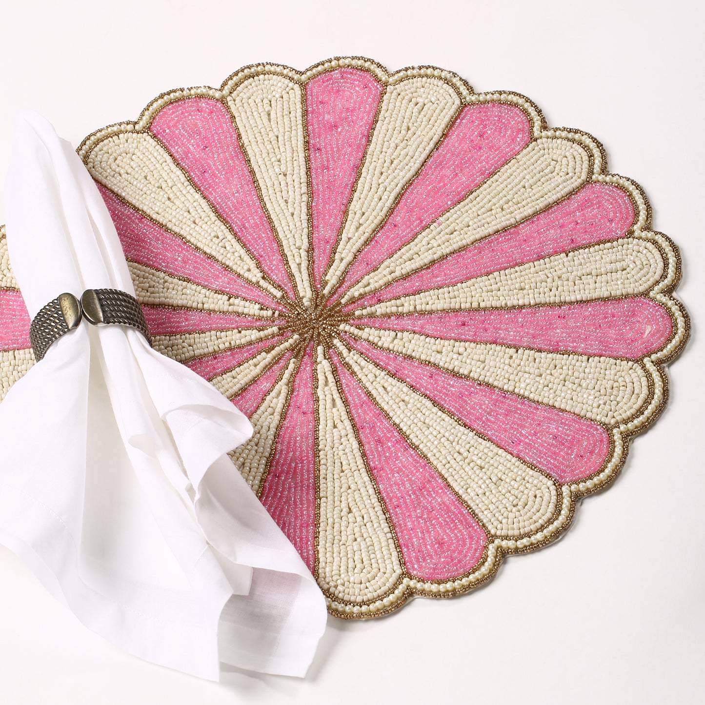 Pink Scalloped Beaded Placemat tiramisuusa