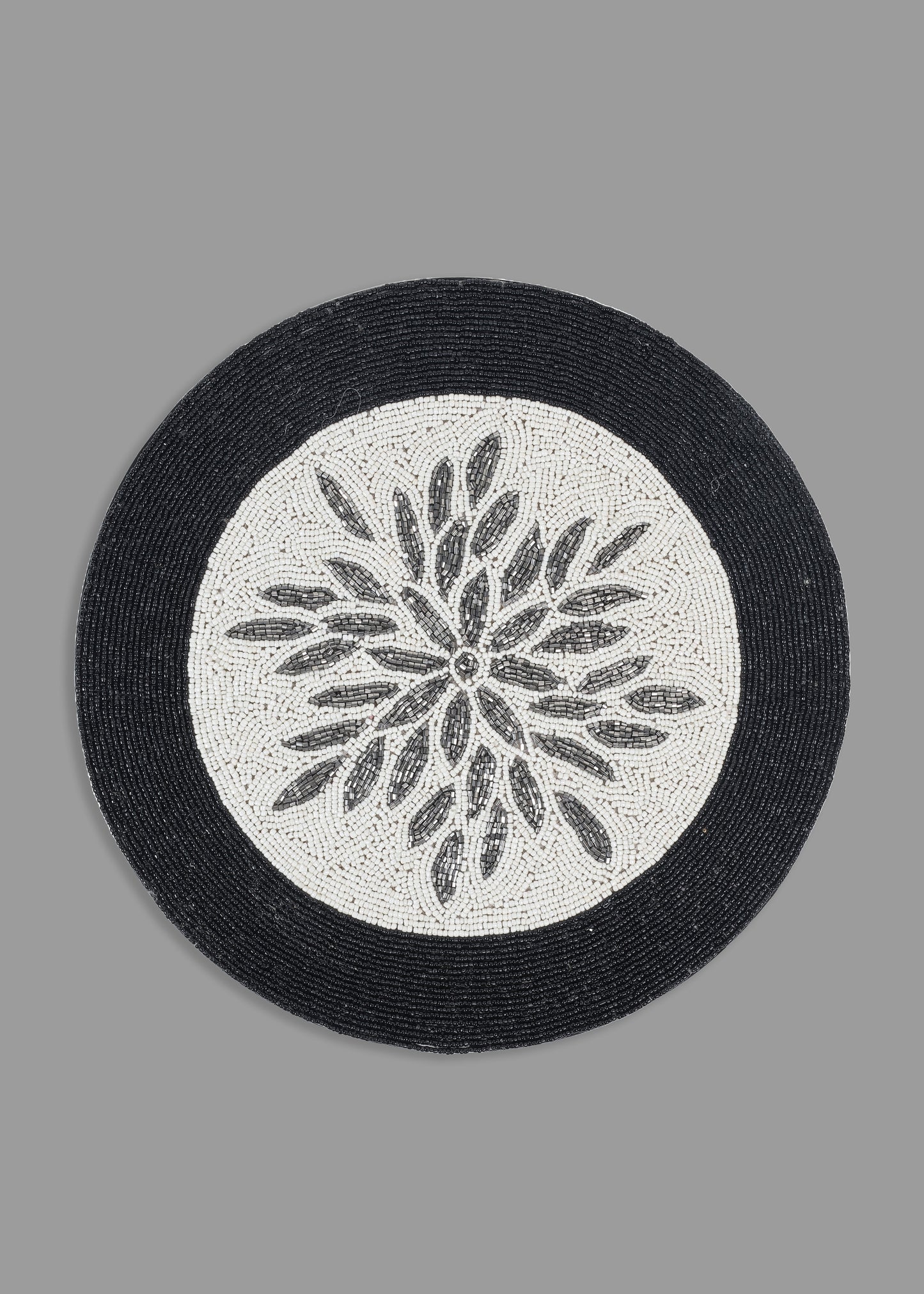 Silver Topped Beaded Placemat tiramisuusa