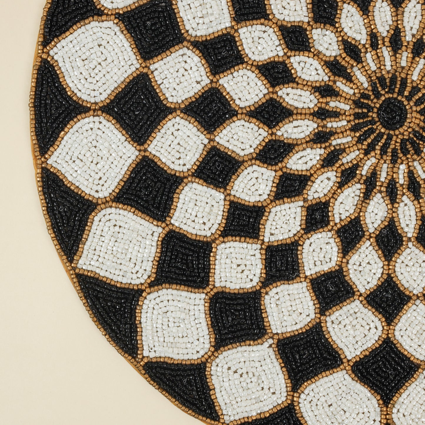 Victoria Beaded Placemat tiramisuusa