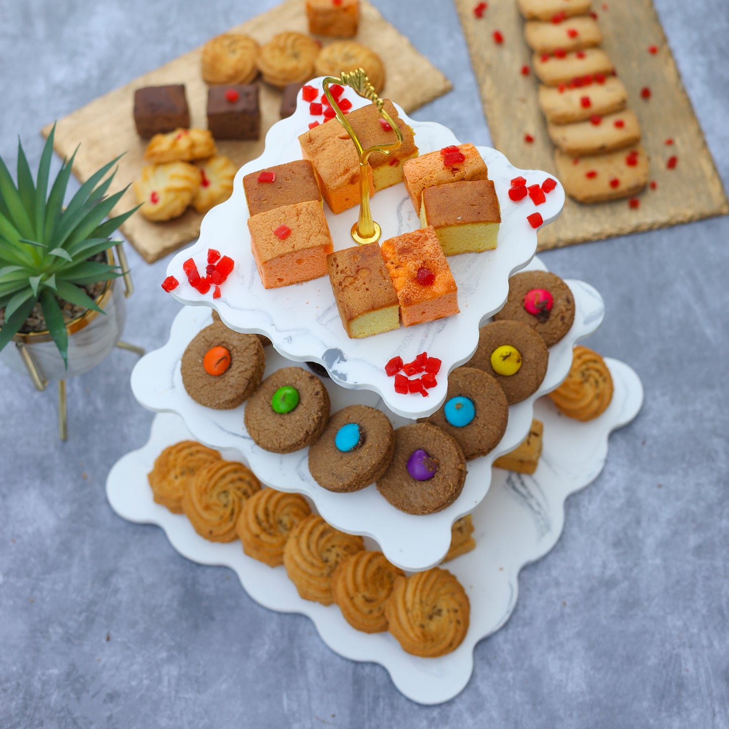 Tiramisu Three-Tier Resin Dessert Stand