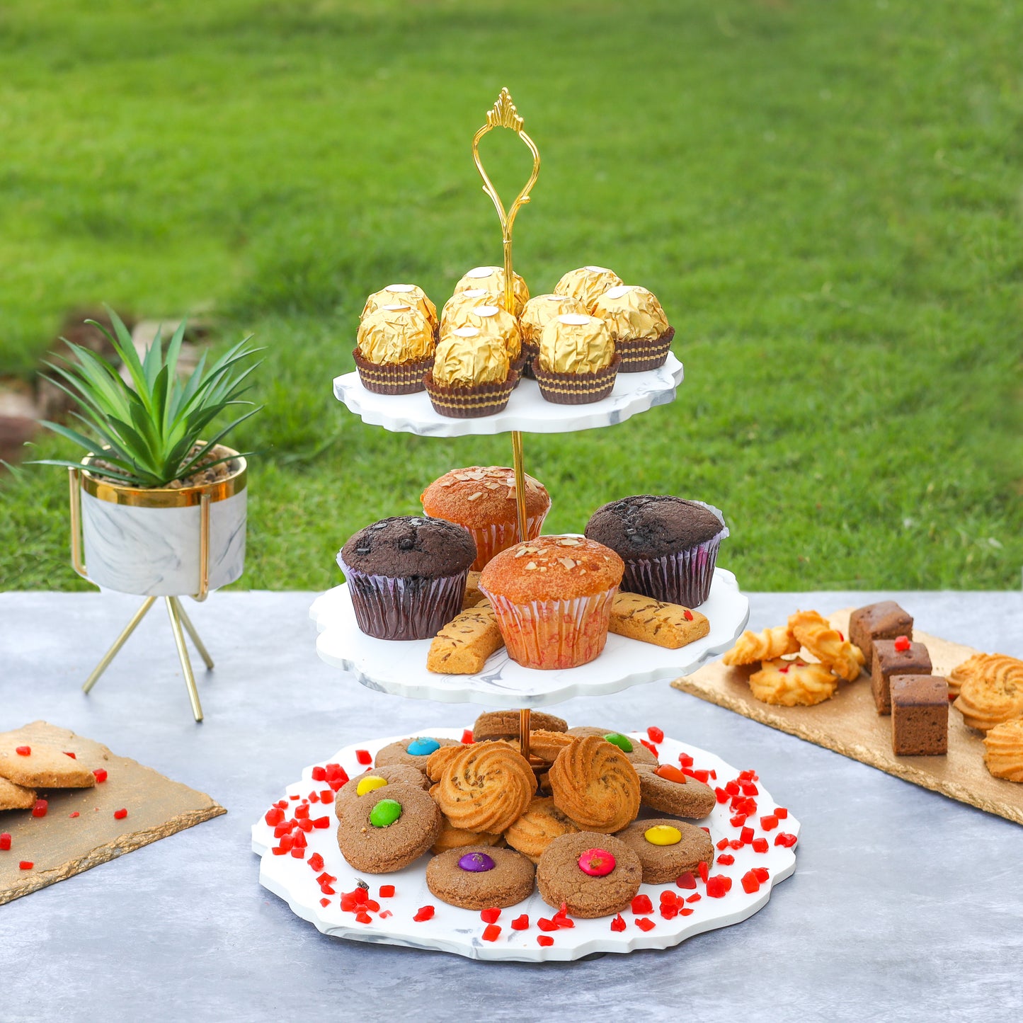 Tiramisu Three-Tier Resin Dessert Stand