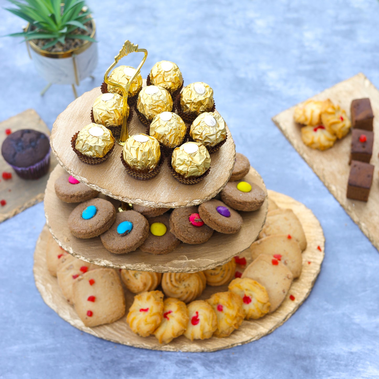 Tiramisu Three-Tier Resin Dessert Stand