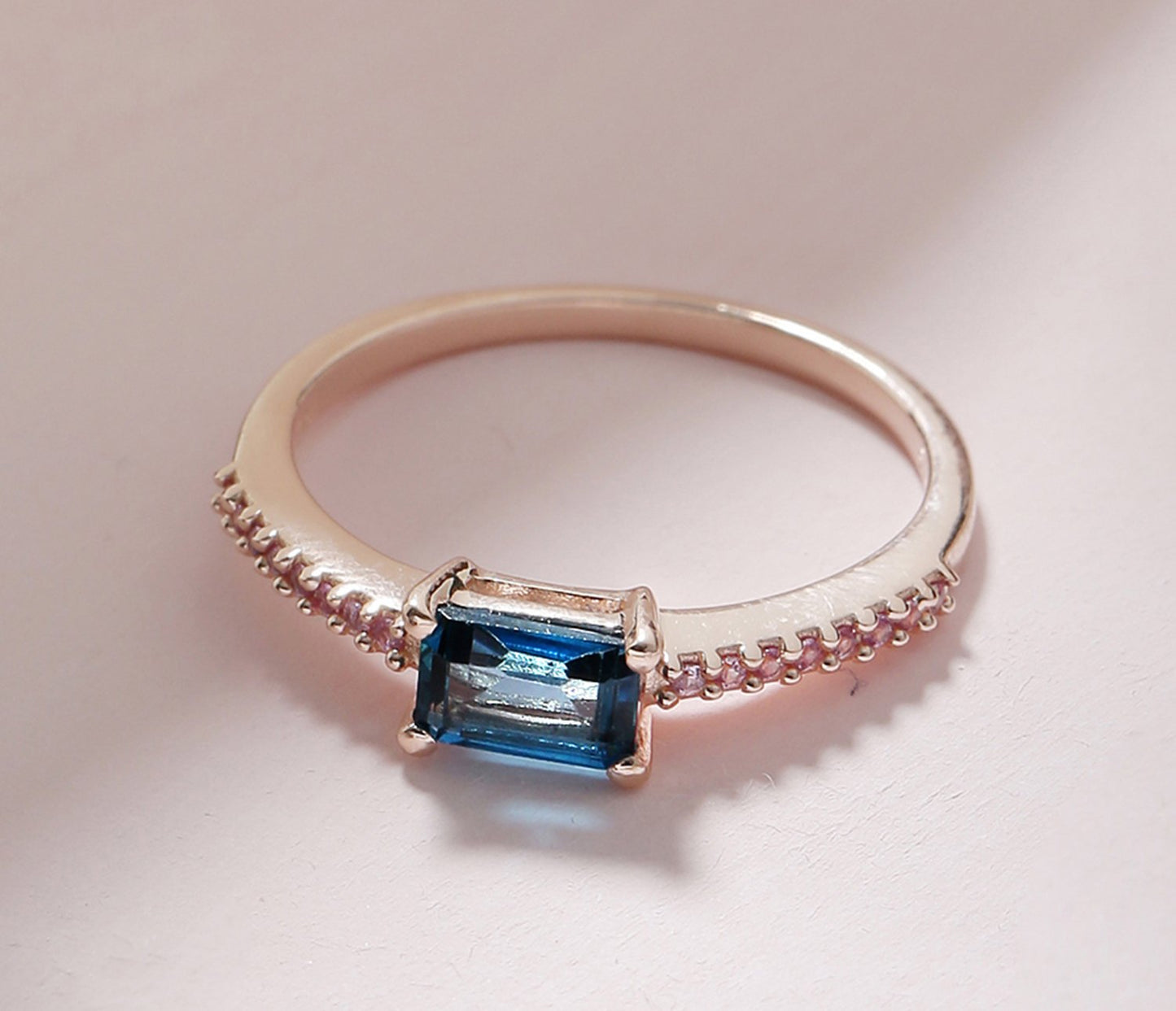Tiramisu 0.92 Ct London Blue Topaz Pink Sapphire Solid 10k Rose Gold Ring