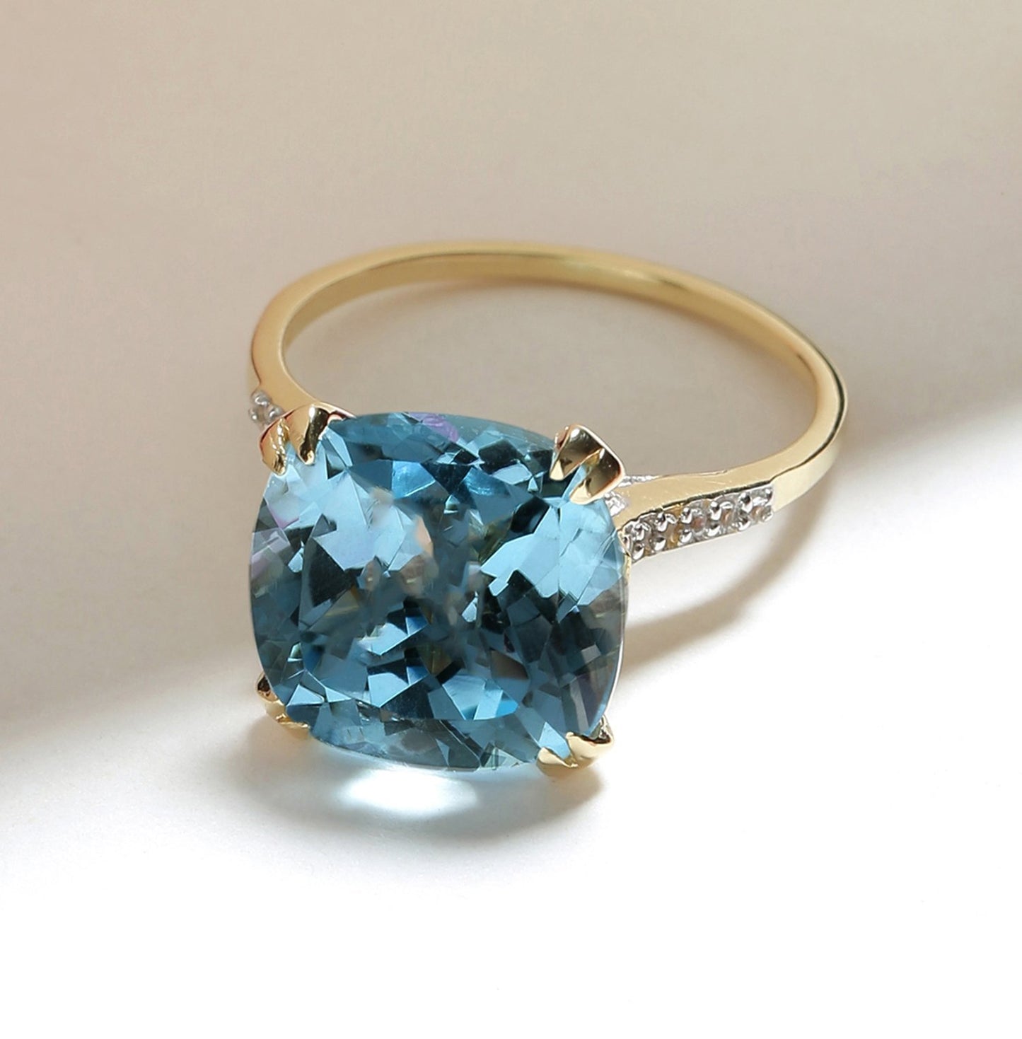 Tiramisu 8.73 Ct Sky Blue Topaz Solid 10k Yellow Gold Statement Ring Jewelry
