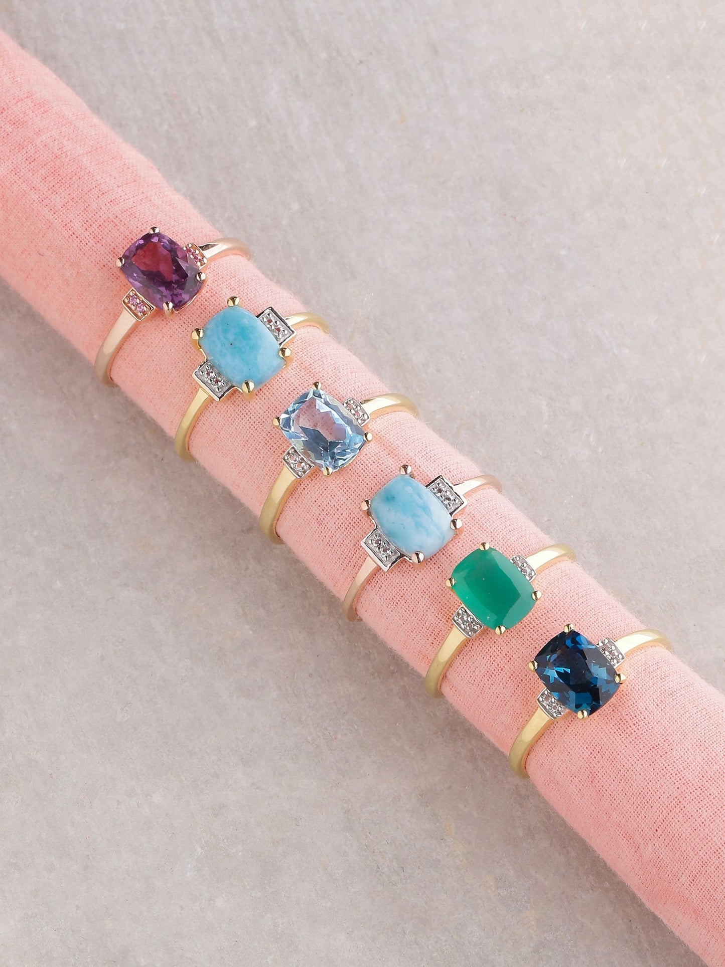 Tiramisu 1.62 Ct London Blue Topaz Solid 10k Yellow Gold Ring