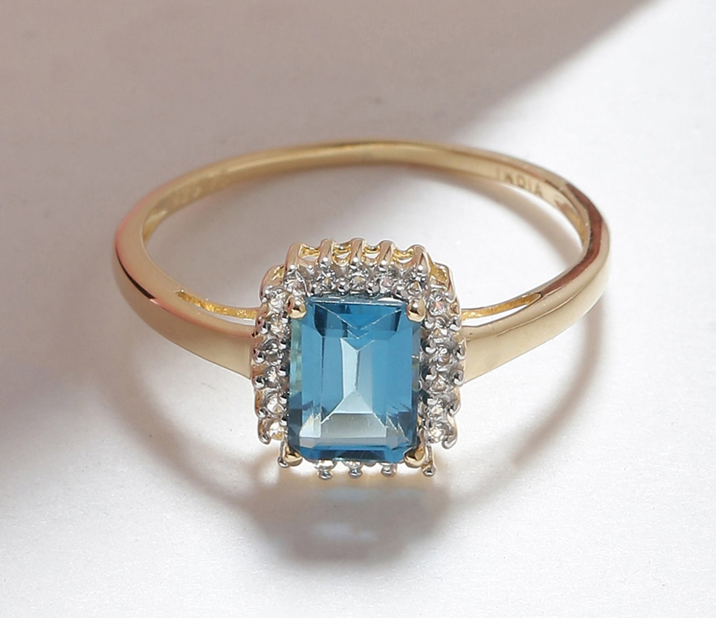 Tiramisu 1.22 ct Swiss Blue Topaz Solid 10k Yellow Gold Ring