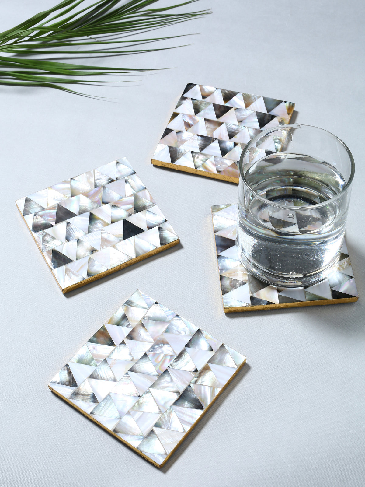 Mother of Pearl Coaster Half Diamond Pattern- Set Of 4 tiramisuusa