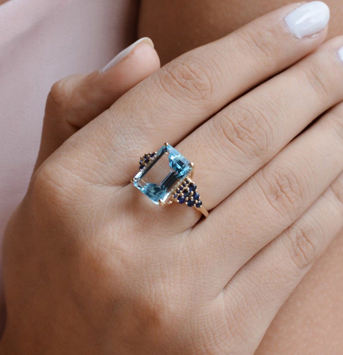 Tiramisu Solid 14k Yellow Gold Sky Blue Topaz Ring (8.95 ct)